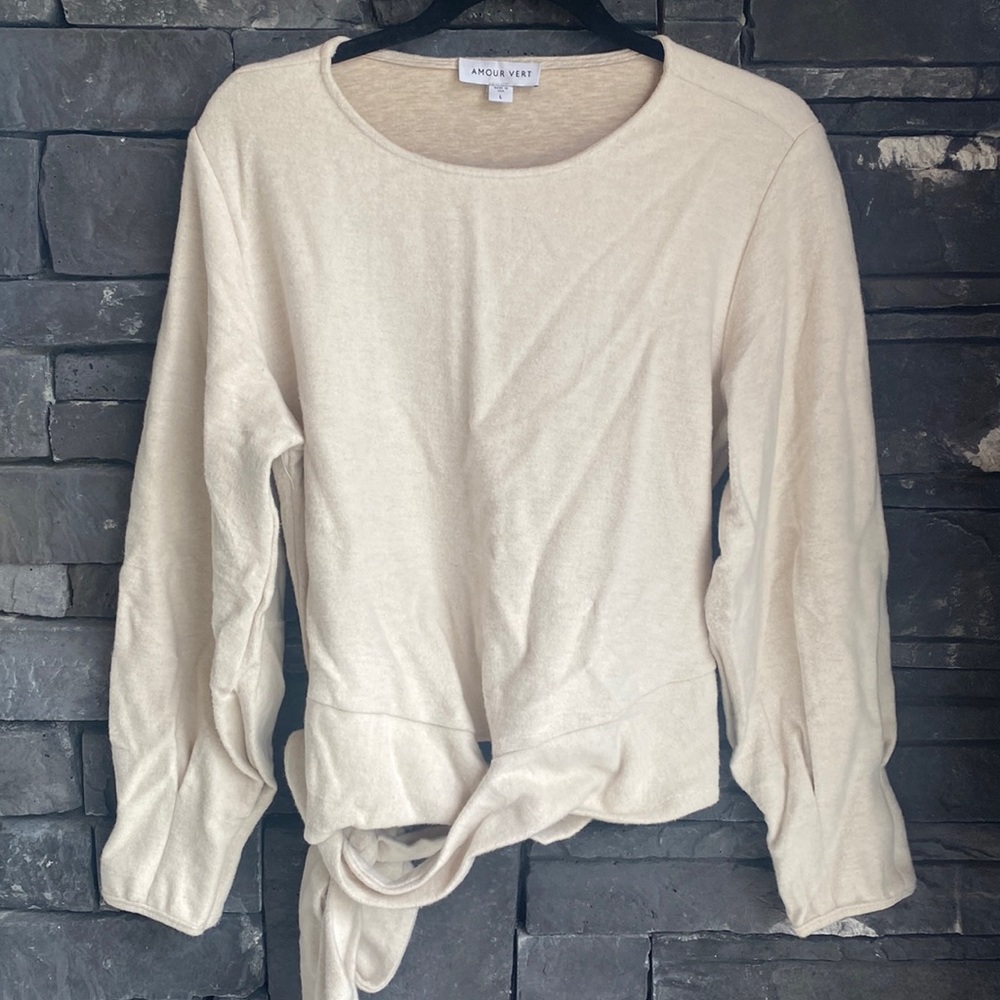 WOMENS SUSTAINABLE SWEATER AMOUR VERT SIZE:L LIKE NEW WITH TIE FOR FRONT OR BACK